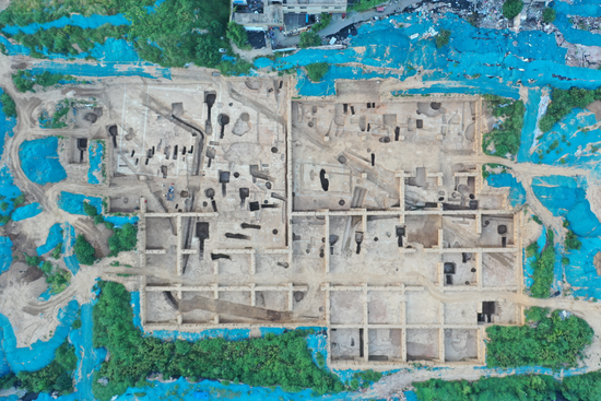 无人机拍摄的邵家棚遗址考古发掘现场。（图片由安阳市文物考古研究所提供）