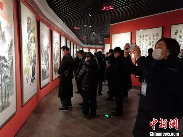 “中国书画名家精品展”在新疆喀什开展